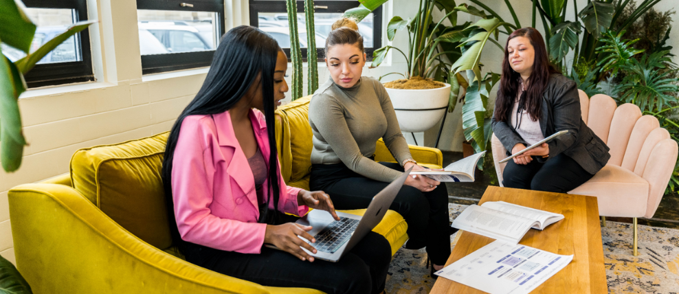 Three-people-working-together